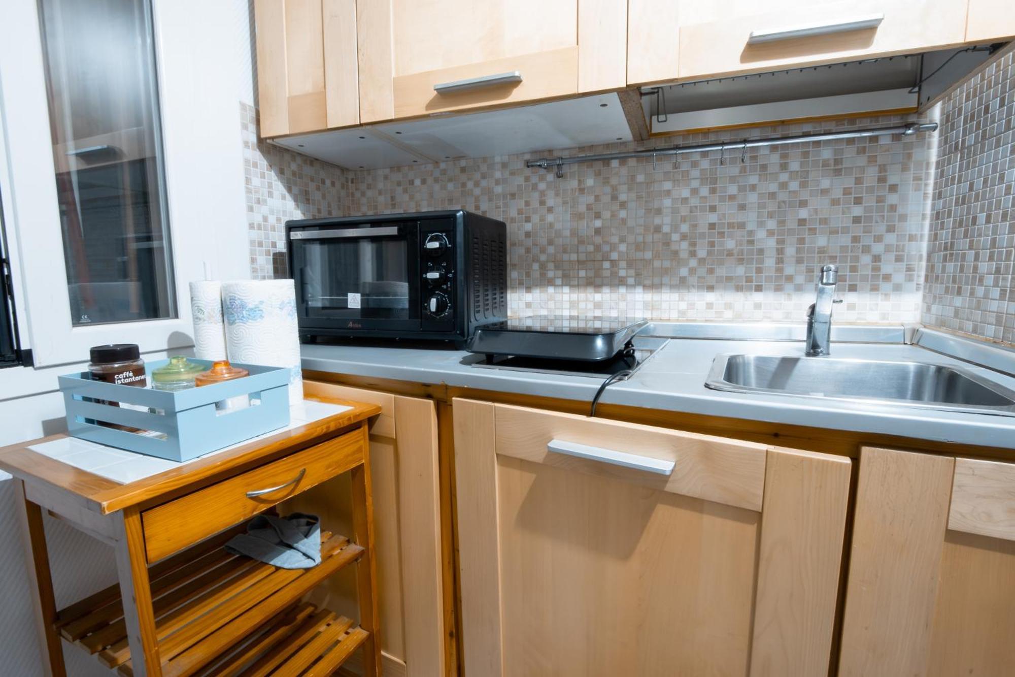 Sunrise Apartment Бари Экстерьер фото