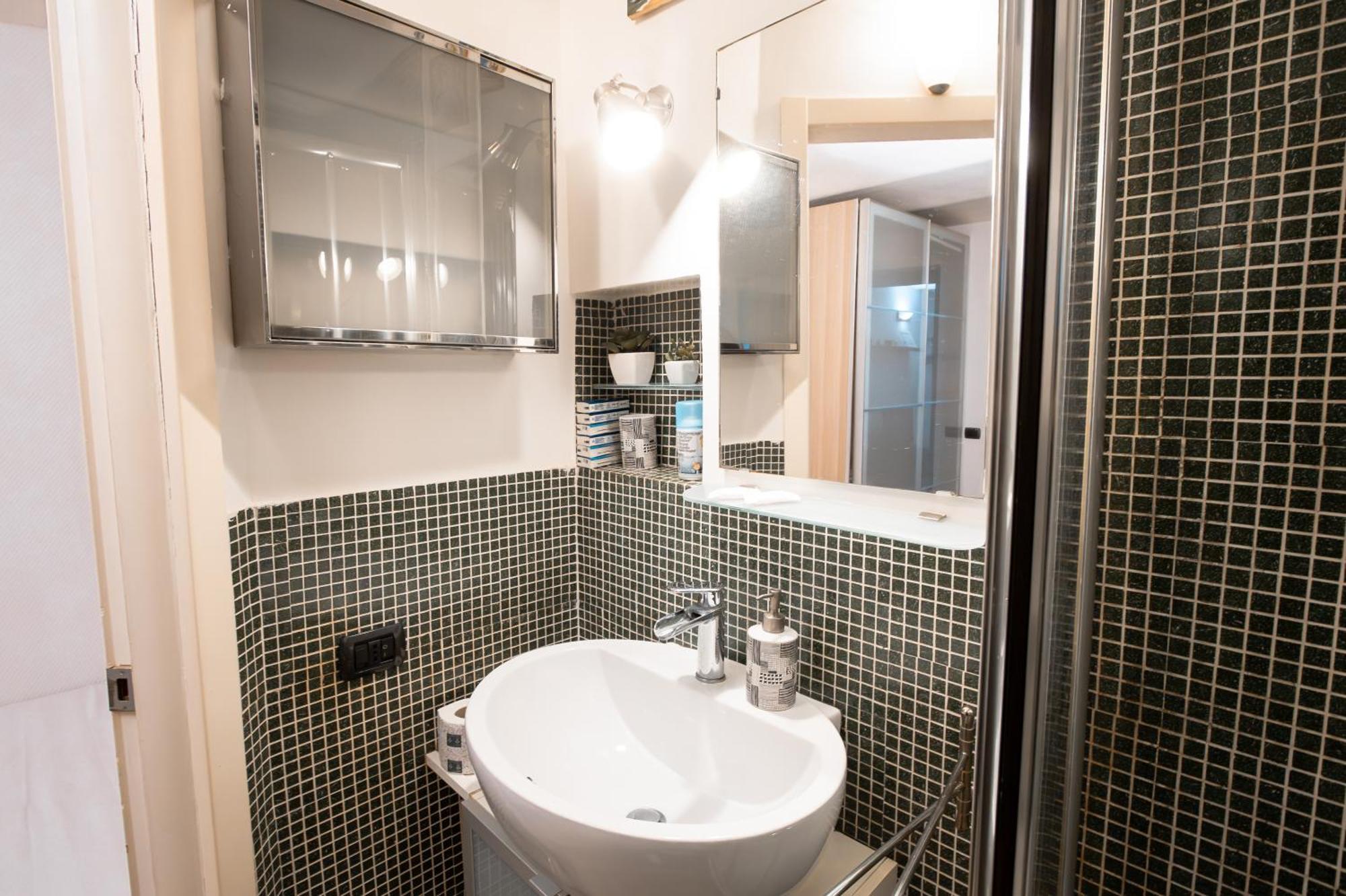 Sunrise Apartment Бари Экстерьер фото