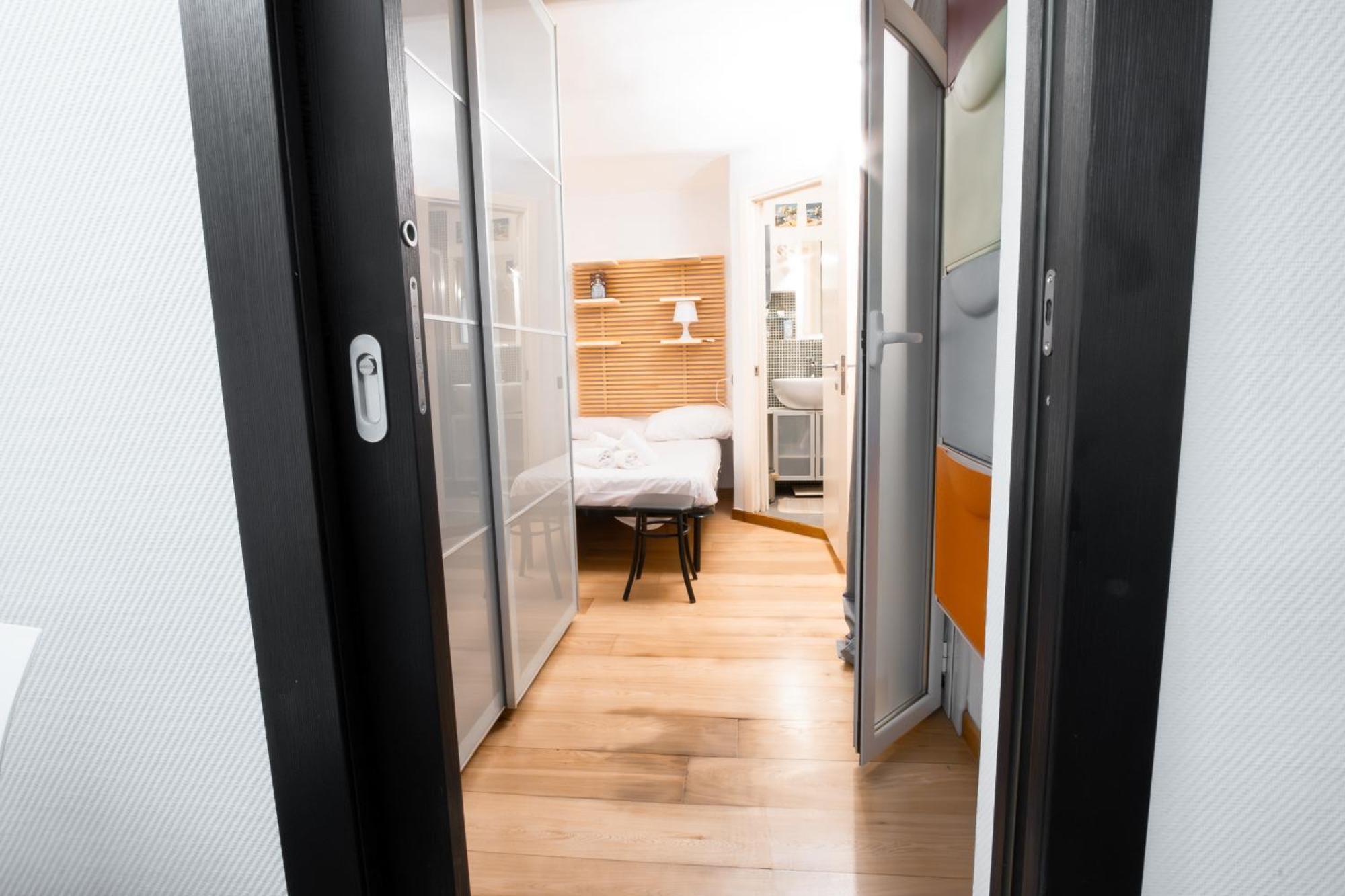 Sunrise Apartment Бари Экстерьер фото