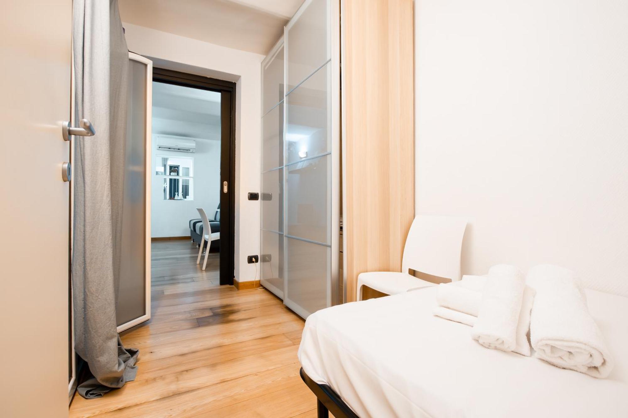 Sunrise Apartment Бари Экстерьер фото